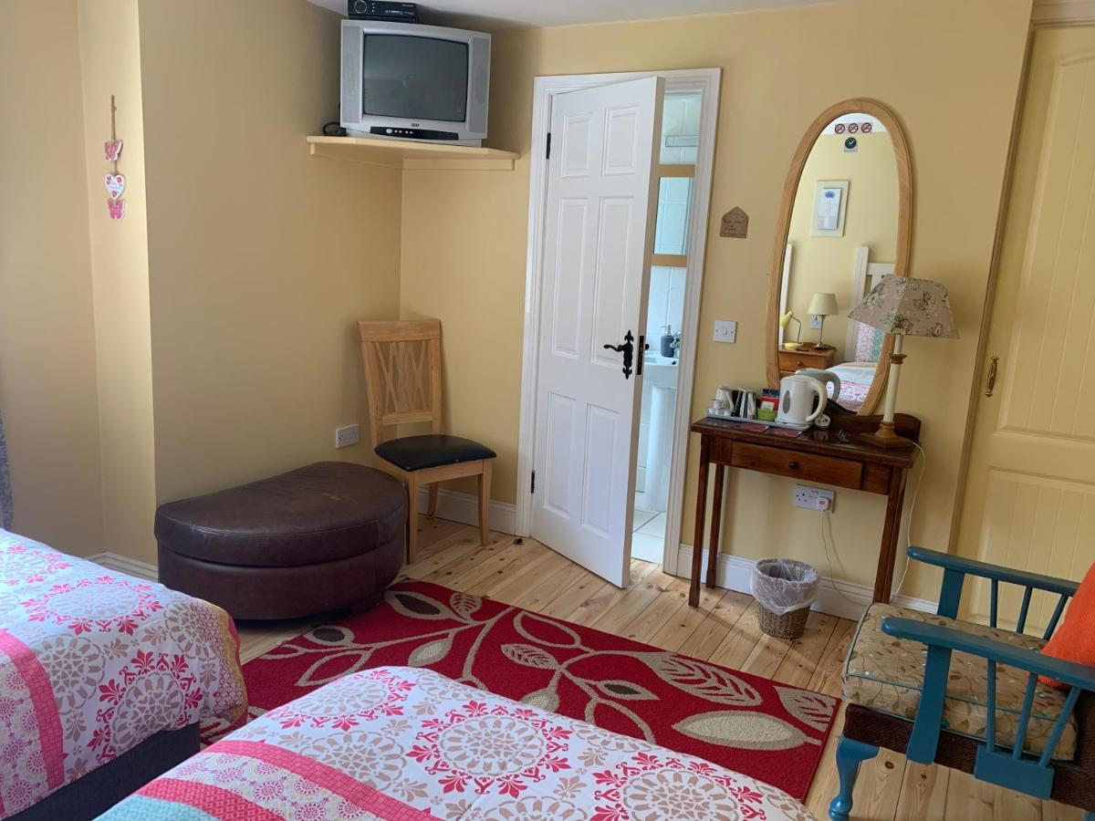 Anascaul Teac Seain Bar & Bnb מראה חיצוני תמונה